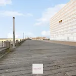 Sea Kissed By Bloss, Op Zeedijk Ostend