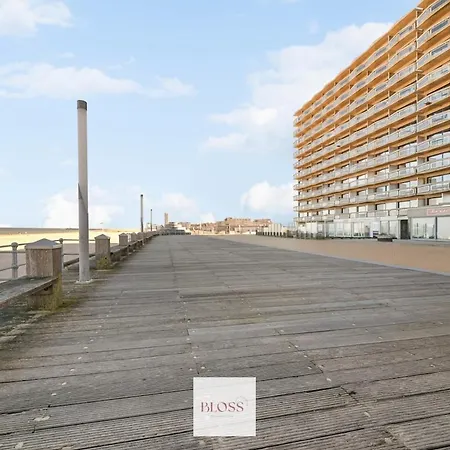 Sea Kissed By Bloss, Op Zeedijk Ostenda